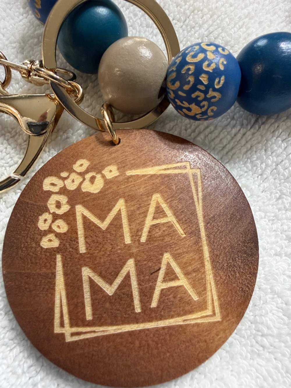 “MAMA”Beaded Keychain Bracelet - Blue Leopard Edition with Blue Tassel - Picture 3 of 8